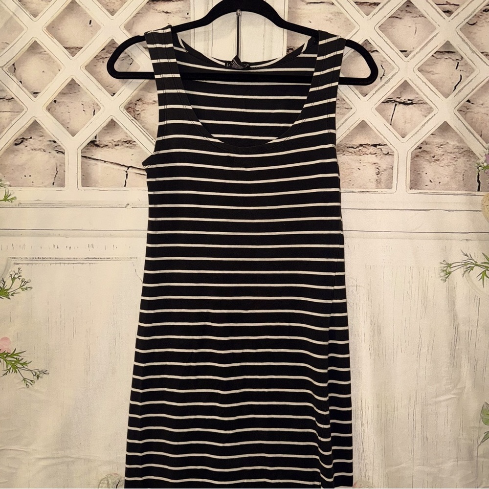 Love Ari Black/White Striped Dress Sz Large